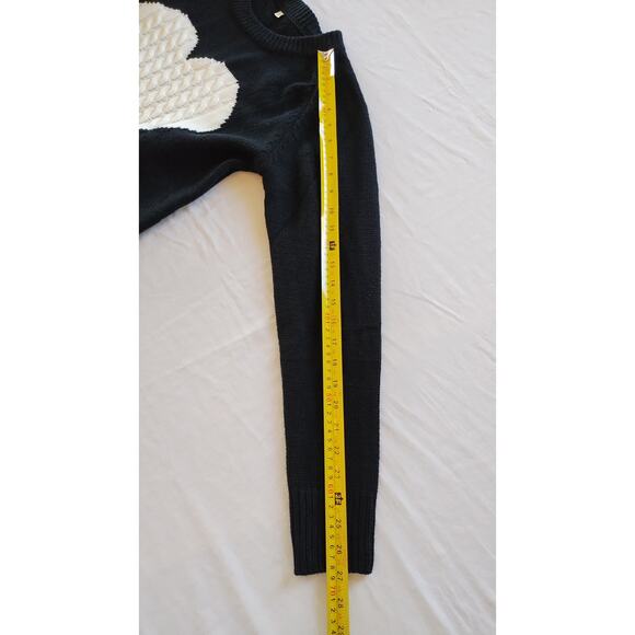 Big White Heart Cable Knit Sweater in Black size M - Picture 10 of 11